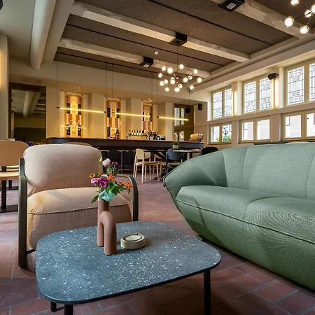 Stadsherberg Ald Weishoes - *